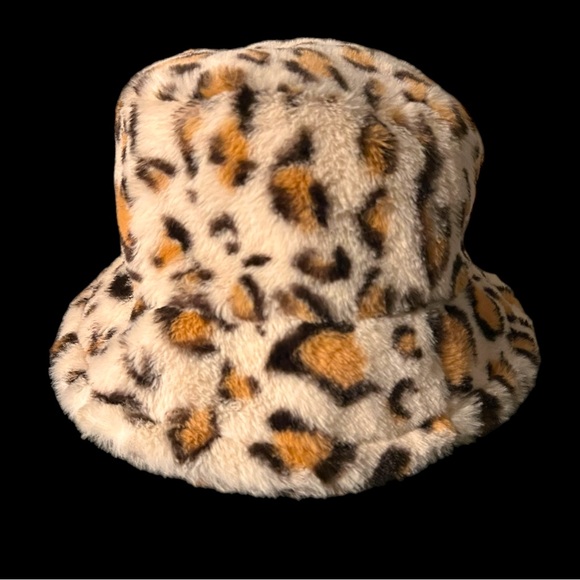 NEW PETER JONES FAUX FUR PLUSH LEOPARD BUCKET HAT ADJUSTABLE - Picture 1 of 2